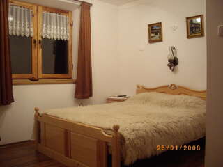 Отель Hotel Rai Копривштица Двухместный номер с 1 кроватью или 2 отдельными кроватями-1